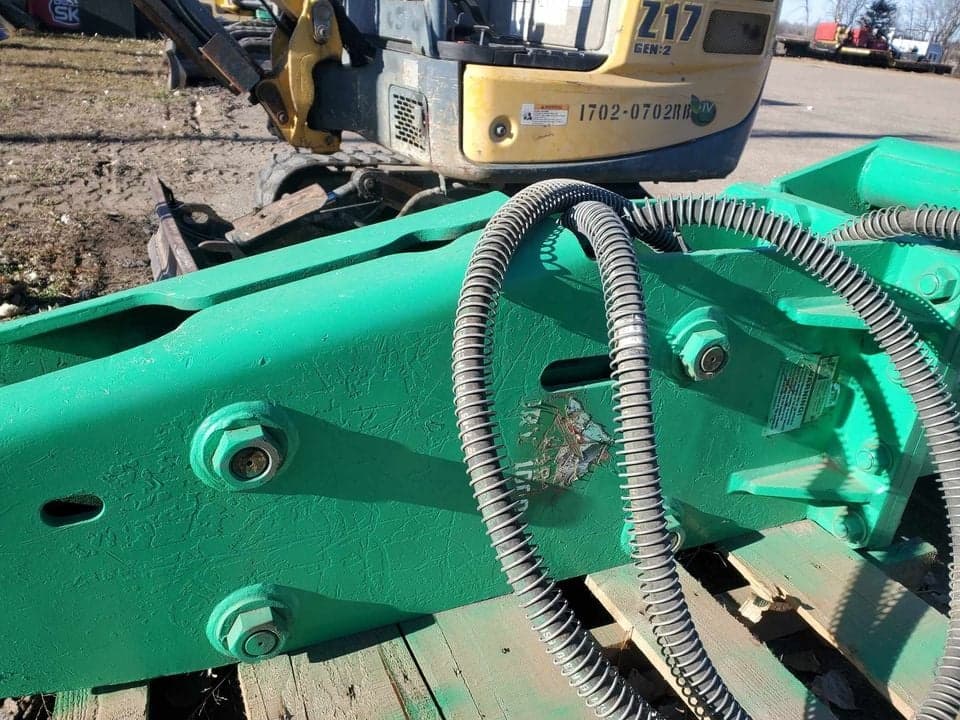 Hydraulic Breaker Excavator Attachment - 2018 Okada ORV1000 (S/N: 72V1300)