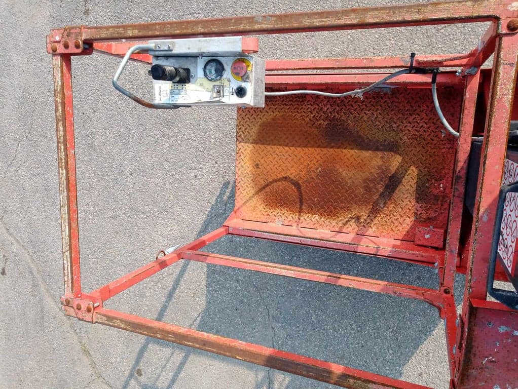 Vertical Mast Lift - 2015 Skyjack SJ12