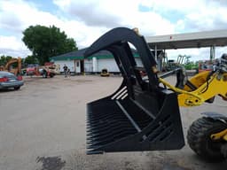 Skid Attachment - 72" Skeleton Grapple - *NEW* Skid Attachment - 72" Skeleton Grapple - *NEW*