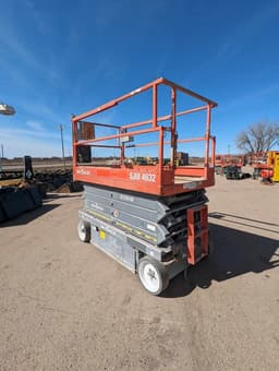 Electric Scissor Lift - 2014 Skyjack SJ4632  Electric Scissor Lift - 2014 Skyjack SJ4632
