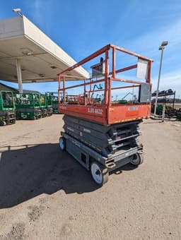 Electric Scissor Lift - 2014 Skyjack SJ4632  Electric Scissor Lift - 2014 Skyjack SJ4632