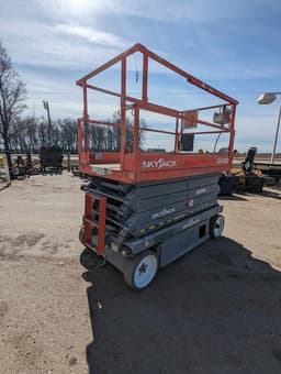 Electric Scissor Lift - 2014 Skyjack SJ4632  Electric Scissor Lift - 2014 Skyjack SJ4632
