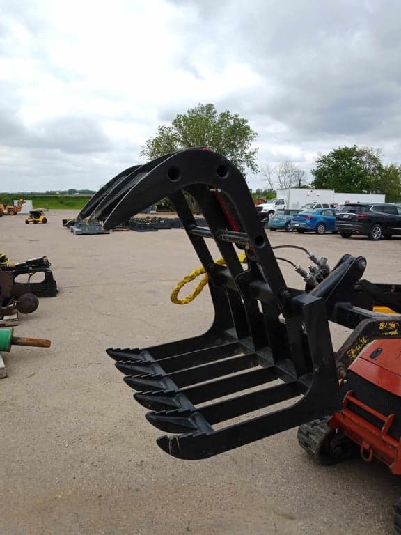 Mini Skid Attachment - 36" Root Grapple - *NEW*