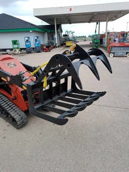 Mini Skid Attachment - 42" E-Series Root Grapple - *NEW* Mini Skid Attachment - 42" E-Series Root Grapple - *NEW*