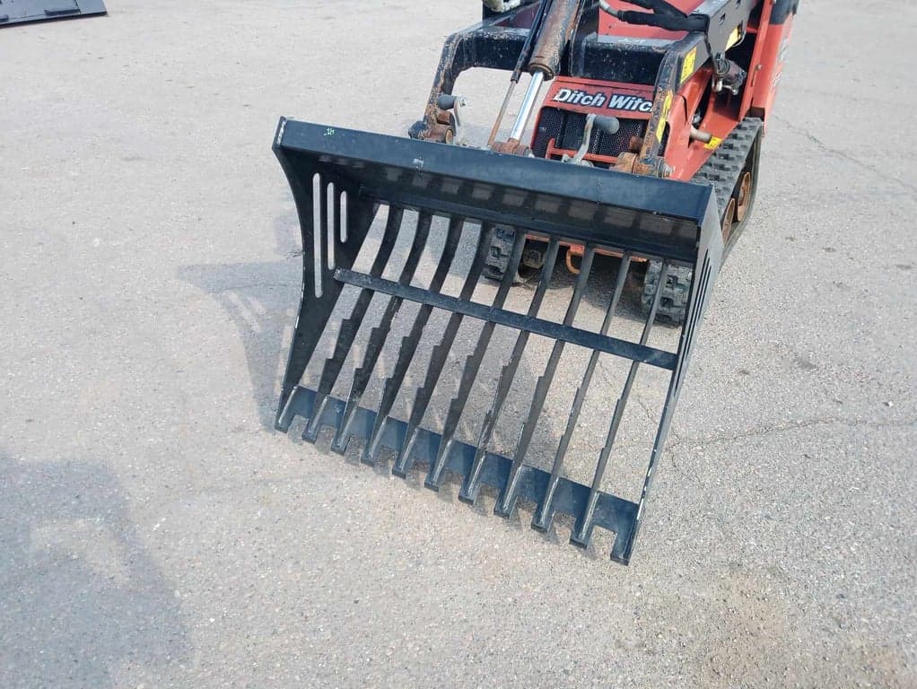 Mini Skid Attachment - 42" Skeleton Bucket - *NEW*
