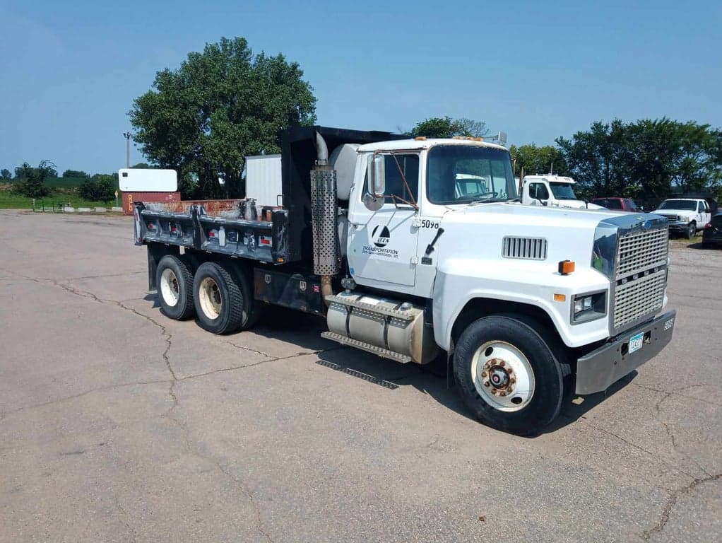Dump Truck - 1984 Ford LTL9000 6x4 T/A