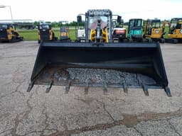 Skid Attachment - 72" Low Profile Bucket w/Teeth - *NEW* Skid Attachment - 72" Low Profile Bucket w/Teeth - *NEW*