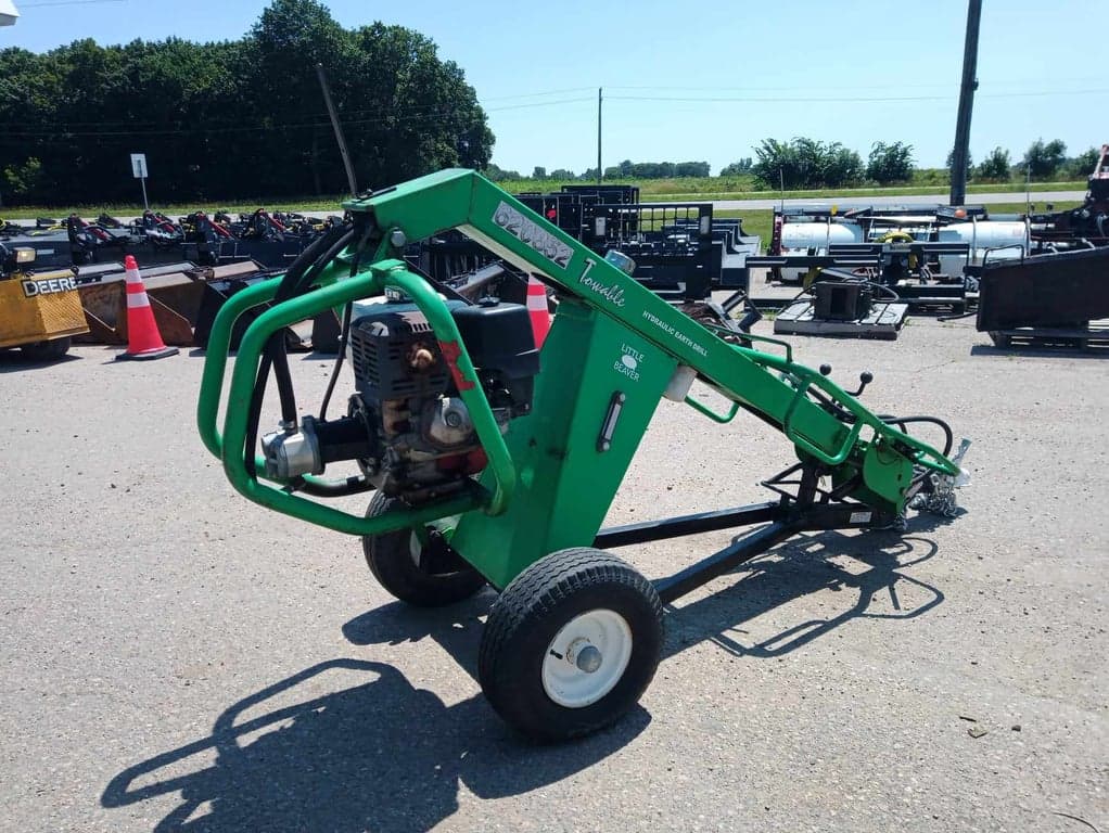 Towable Hydraulic Earth Drill - 2014 Little Beaver