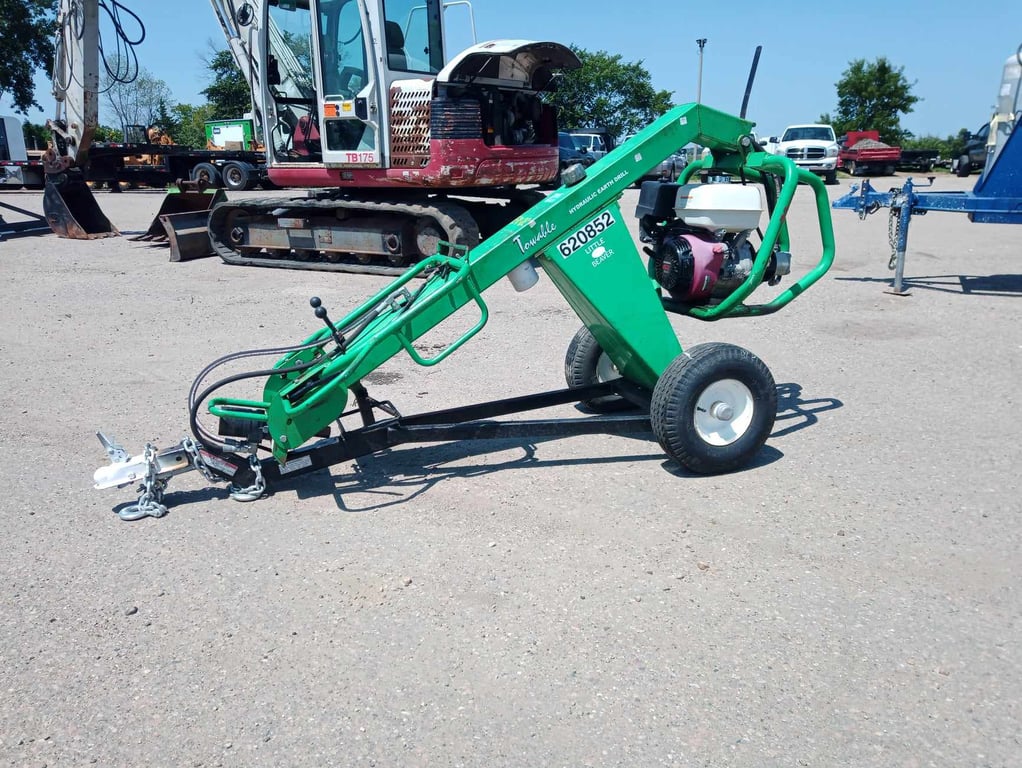 Towable Hydraulic Earth Drill - 2014 Little Beaver Towable Hydraulic Earth Drill - 2014 Little Beaver
