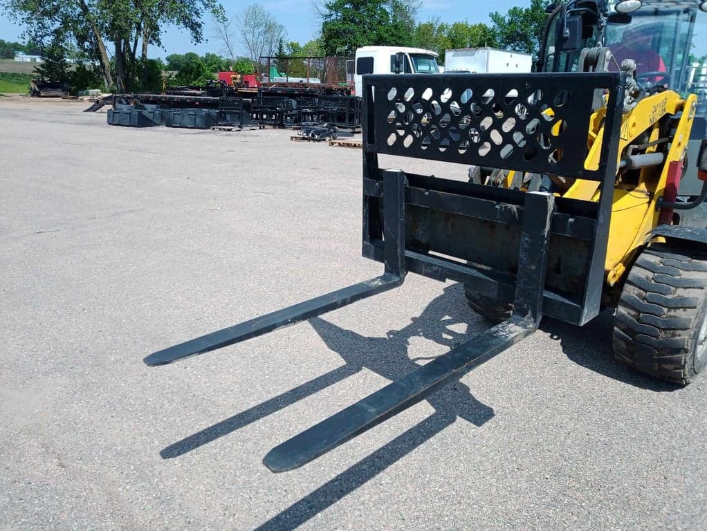 Skid Attachment - Fork Frame w/48" Forks - *NEW*
